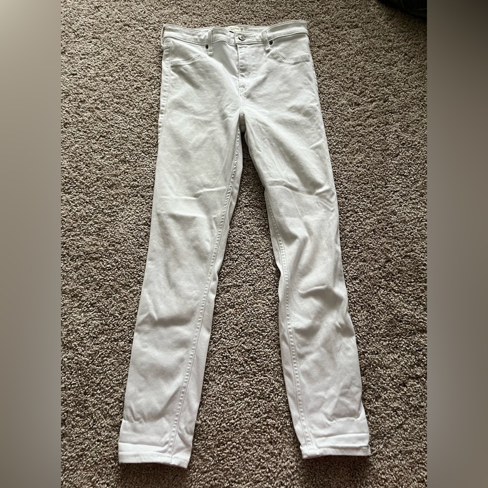 White skinny jeans